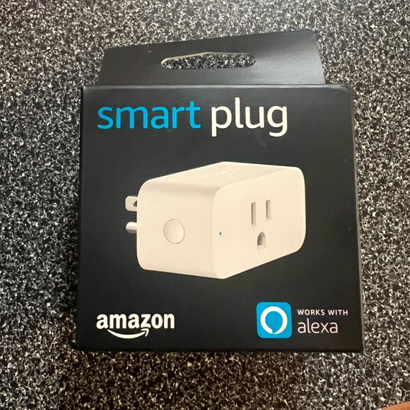 PRICE DROP!! UNOPENED Amazon Smart Plug - Picture 1 of 4